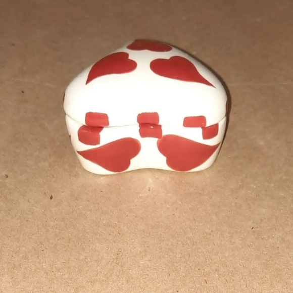 Red And White Heart Shaped Trinket Box - Picture 3 of 9